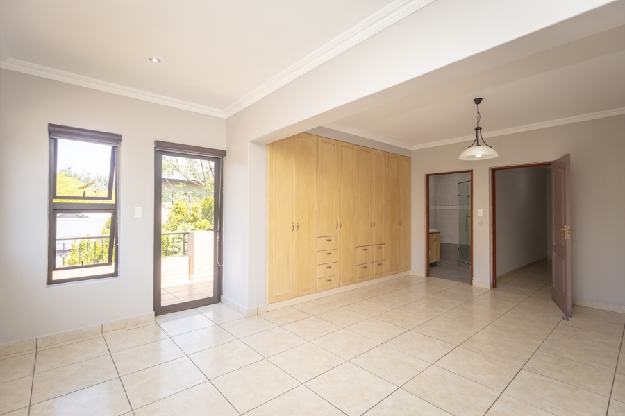 6 Bedroom Property for Sale in The Coves North West